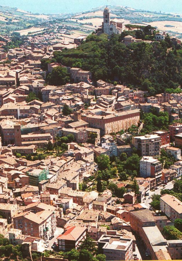Alloggio "La Fonte" Fermo Ngoại thất bức ảnh